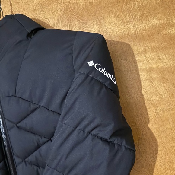 Kids Black Quilted Jacket - Picture 2 of 6